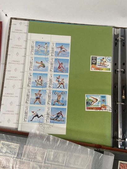 Monde obl. : Timbres du Monde oblitérés dont...