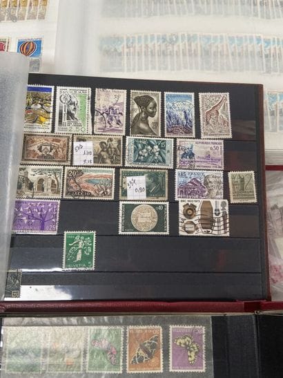 Monde obl. : Timbres du Monde oblitérés dont...