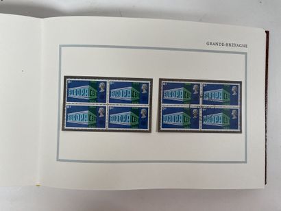 Vrac : Ensemble de timbres en vrac dont albums...