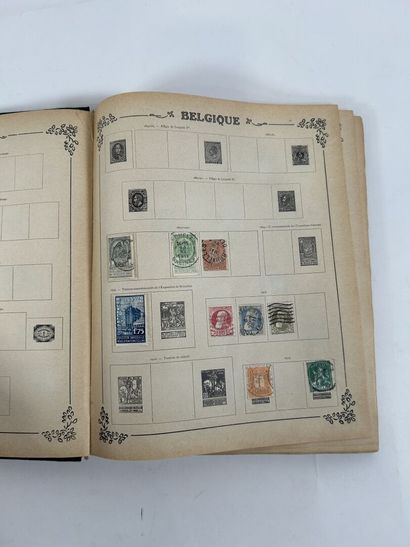 Vrac : Timbres du Monde obl. . 4 Albums....
