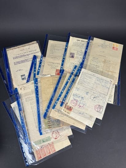 Fiscaux - Vietnam : Petit lot de timbres...