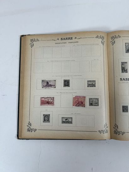 Vrac : Timbres du Monde obl. . 4 Albums....