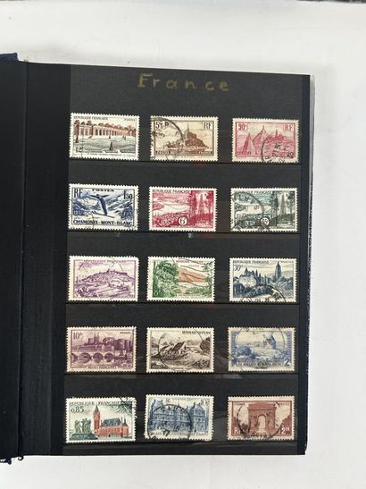 Vrac : Timbres du Monde obl. . 4 Albums....