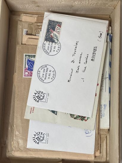 Monde : Timbres de France SM et Moderne dont...