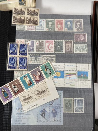 Faciale : Ensemble de timbres des années...