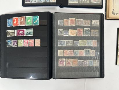 Vrac : Timbres du Monde obl. . 4 Albums....