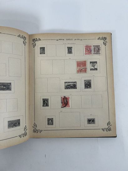 Vrac : Timbres du Monde obl. . 4 Albums....