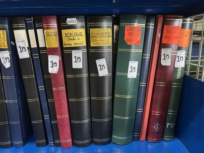 Monde : Timbres du Monde en majorité oblitérés...