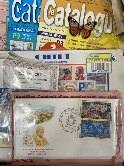 Vrac : Important vrac de timbres comprenant...