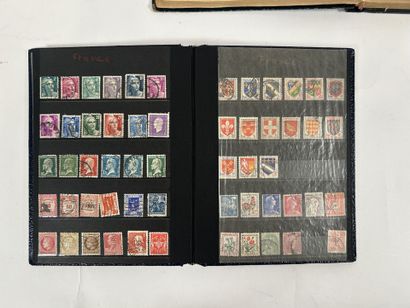 Vrac : Timbres du Monde obl. . 4 Albums....