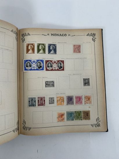 Vrac : Timbres du Monde obl. . 4 Albums....