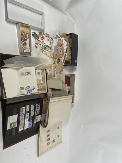Monde : Timbres de France SM et Moderne dont...