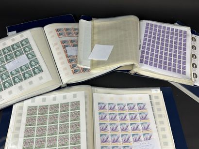 Faciale : Timbre en planches complètes en...
