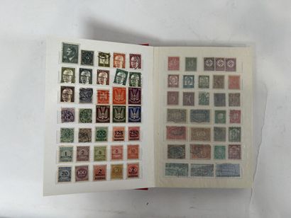 Monde : Timbres du monde en vrac obl. Dans...