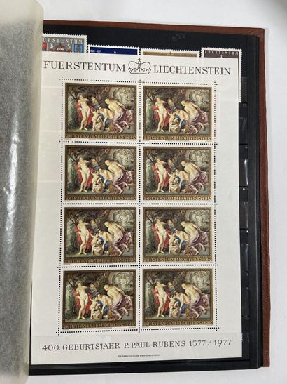 Faciale : Ensemble de timbres des années...