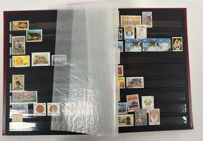 Monde : Timbres du Monde en majorité oblitérés...