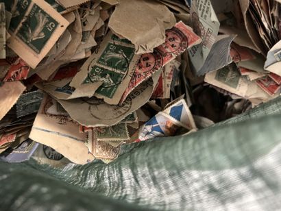 Vrac : Important vrac de timbres provenant...