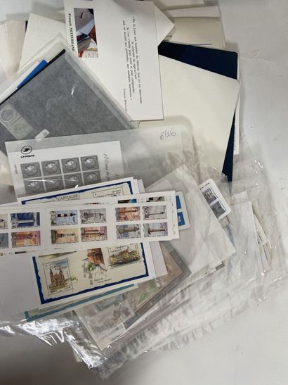 Vrac : Important lot de timbres de France...