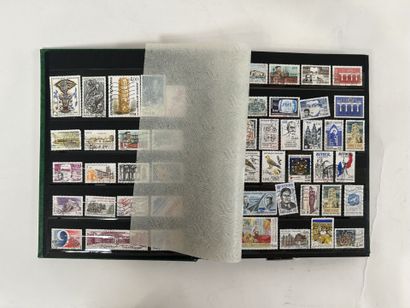 Monde : Timbres du monde en vrac obl. Dans...