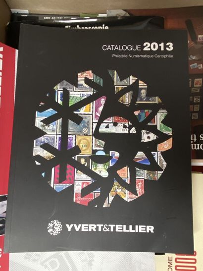 Matériels + Bibliothèque : 2 Cartons avec...