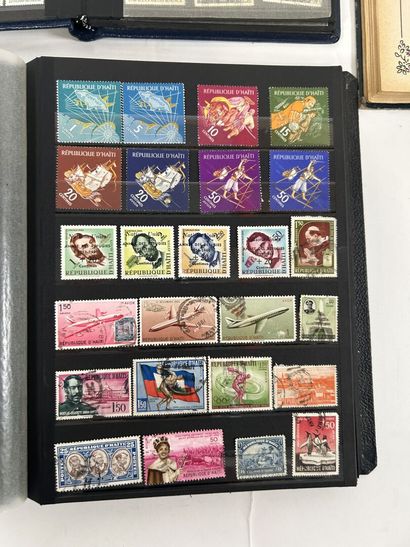 Vrac : Timbres du Monde obl. . 4 Albums....
