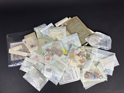 Fiscaux - Divers : Une boite remplie de timbre...