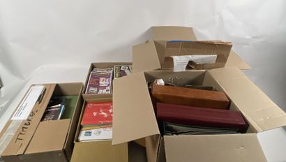 Matériels + Bibliothèque : 2 Cartons avec...