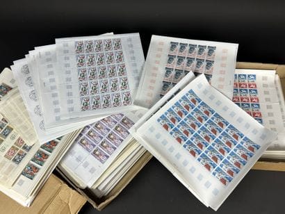Faciale : Ensemble de timbres à petite valeur...