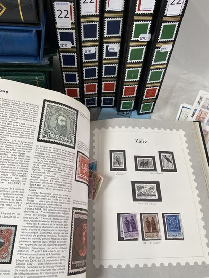 Vrac : Important lot de timbres de France...