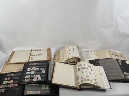 Monde : Timbres du Monde dont France Classique,...