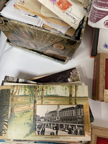 Vrac : Important vrac de timbres comprenant...