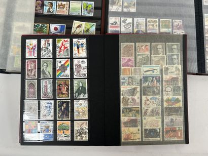 Monde : Timbres du monde en vrac obl. Dans...