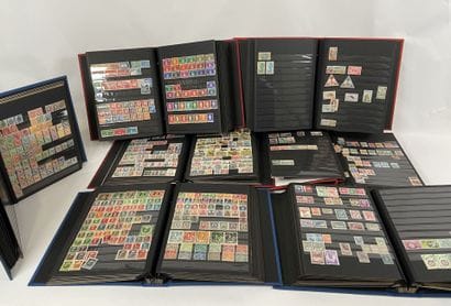 Monde : Timbres d'Europe et du Monde en majorité...