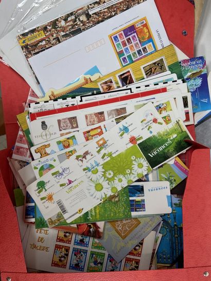 Vrac : Important lot de timbres de France...