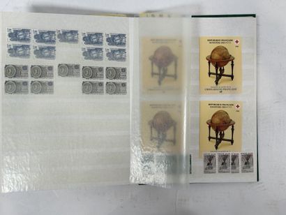 Faciale : Timbres des années 80 à 83 environ...