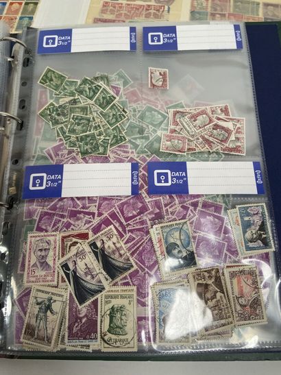 Monde obl. : Timbres du Monde oblitérés dont...