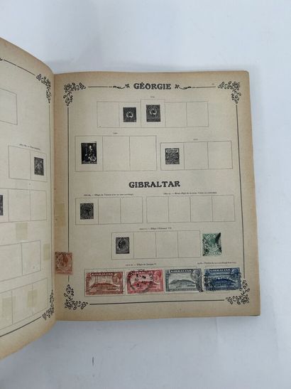 Vrac : Timbres du Monde obl. . 4 Albums....