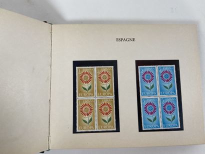 Vrac : Ensemble de timbres en vrac dont albums...