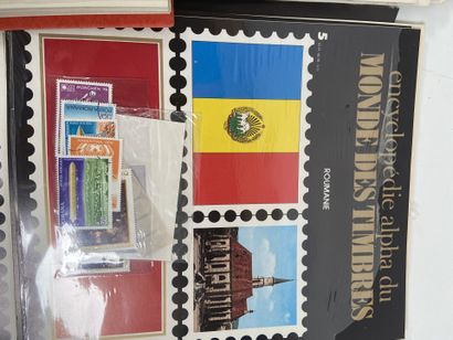 Monde : Timbres du Monde dont France Classique,...