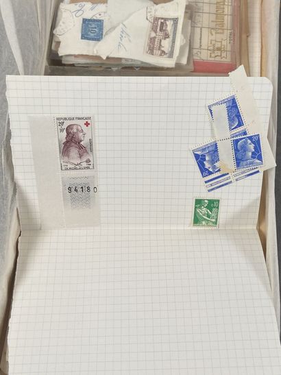 Monde : Timbres de France SM et Moderne dont...