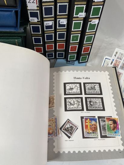 Vrac : Important lot de timbres de France...