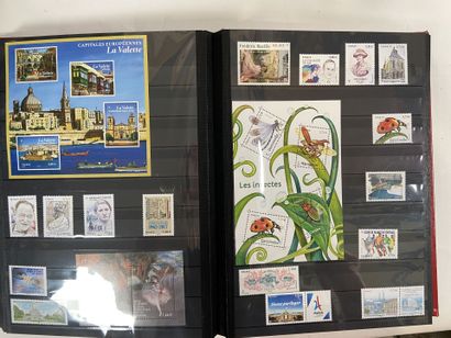 Vrac : Important lot de timbres de France...