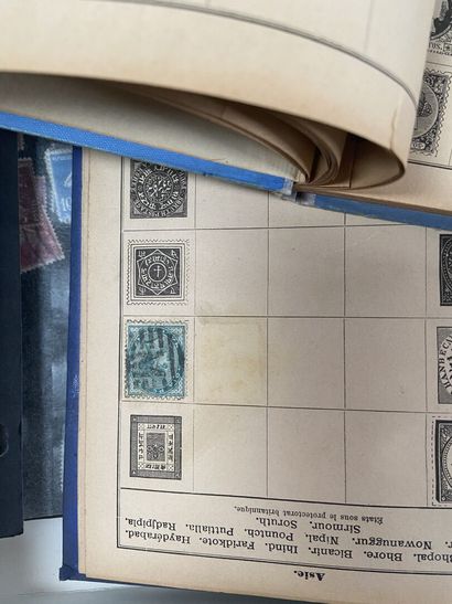 Monde : Timbres du Monde dont France Classique,...