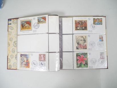 3 Cartons. O. 1er Jour : France période 70-90...