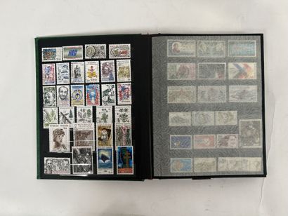 Monde : Timbres du monde en vrac obl. Dans...