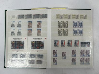 Faciale : Timbres des années 80 à 83 environ...