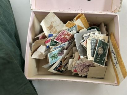 Vrac : Important vrac de timbres provenant...