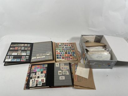Vrac : Timbres du Monde oblitérés et rangés...