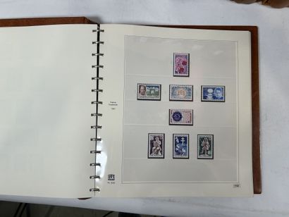 Faciale : Collection de timbres de France...