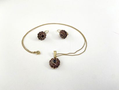 Forcat-link necklace, pendant, and pair of...